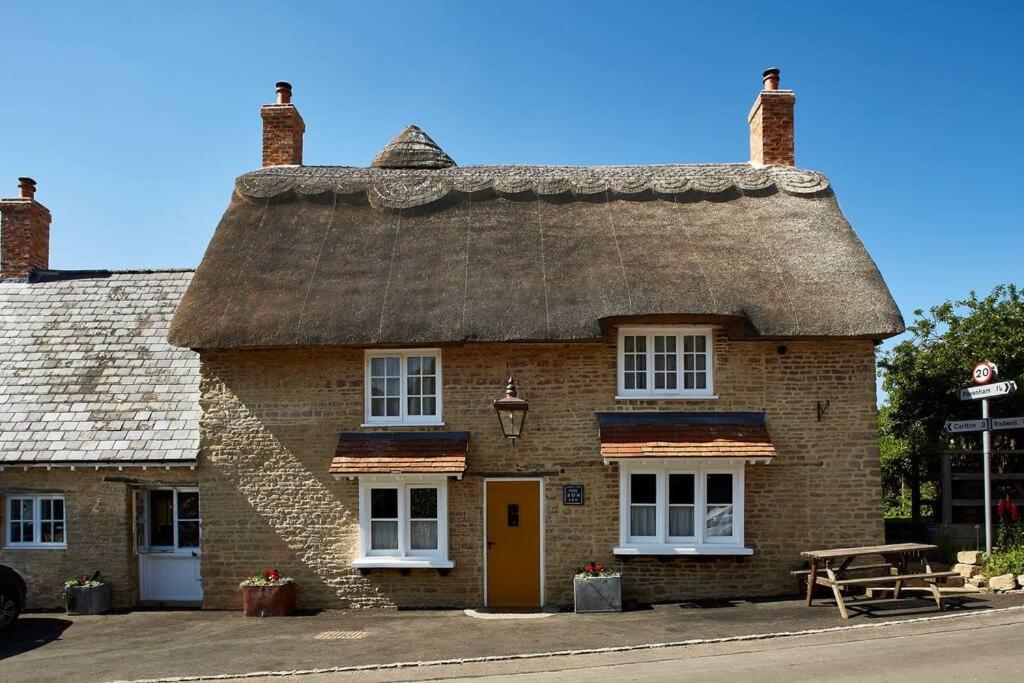 Dawn At The Sun Inn Felmersham, Our Signature Duplex Suite Sharnbrook Eksteriør billede